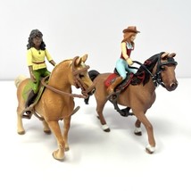 Lot Of 2 Schleich Horse Club Sarah &amp; Mystery 42414 + Hannah &amp; Cayanne 42... - $367.88 MXN
