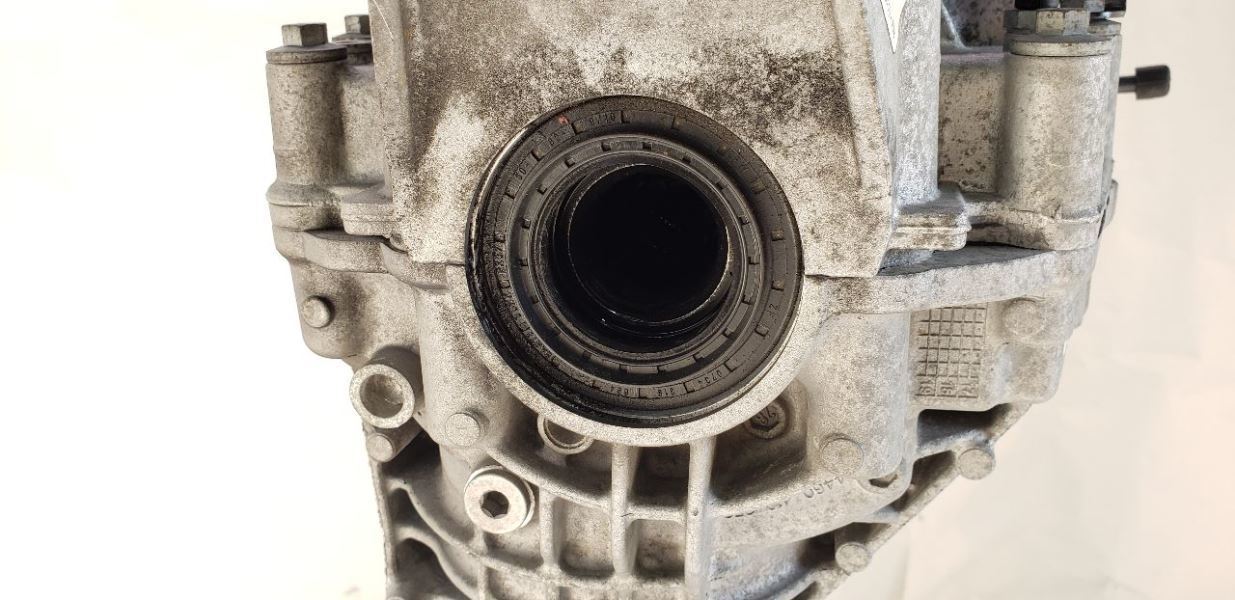 2018 Maserati Levante OEM Rear Carrier Differential Assembly Item image 7