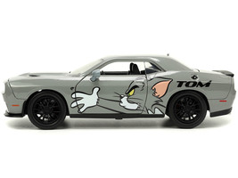 2015 Dodge Challenger Hellcat Gray with &quot;Tom&quot; Graphics and Jerry Diecast Figure  - £43.39 GBP