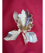 Gold Pin/Pendant has an Open Flower with 5 Open Leaves (#0554)  - $25.97 CAD