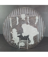 Santa Christmas Design 13&quot; Large Round Serving Platter Clear Glass Embossed - $533.33 MXN