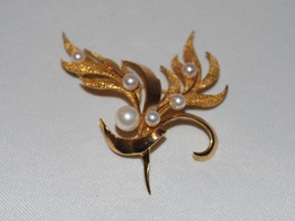 10K Gold Leaf Shaped Brooch With Pearls (Brooch Weighs 7.1 Grams) Free Shipping - £280.20 GBP