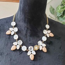 Women&#39;s White &amp; Pink Beaded Chunky Stylish Statement Necklace - £22.43 GBP