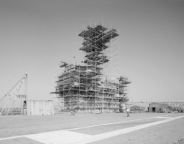 US Carrier USS John F. Kennedy in drydock Philadelphia Shipyard New 8x10 Photo - £7.19 GBP