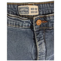 Levis Jeans Women Size 24 W Medium (44x27) Signature Mid Rise Bootcut Blue Denim - £23.63 GBP
