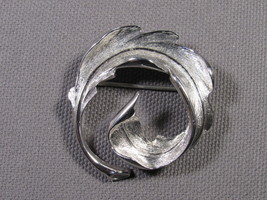 Vintage Pin Brooch &quot;MONET&quot; Circular Leaf Satin White Gold Plated 1.5&quot;. - £16.60 GBP