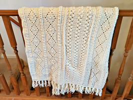 Hand Knit Ivory Chunky 74&quot; x 63&quot; Throw Blanket w/ Tassels Beautiful! (NEW) - £79.08 GBP