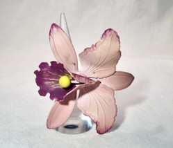 Vintage Pink Metal Painted Orchid Brooch Pin K952 - £43.52 GBP