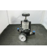 NEW Fairchild 10243CH PNEUMATIC PRESSURE REGULATOR W/ WIKA GAUGE - $2,549.07 MXN