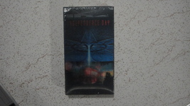 Independence Day - New &amp; Sealed VHS Tape, Lenticular Front. LOOK!! - £16.60 GBP