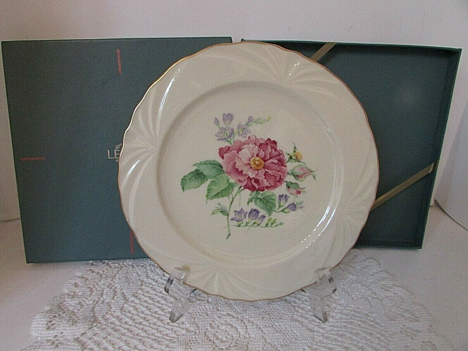 LENOX CHINA PLATE ROSE EXPRESSIONS COLLECTION DARK PINK & FREESIA 8.75" BOXED - $12.82