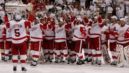 Detroit Red Wings 2007-08 8X10 Photo Hockey Nhl Stanley Cup Champs Celebration - £3.94 GBP