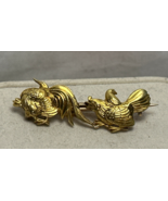 Vtg 18K Yellow Rooster &amp; Chicken Brooch 3.55g Fine Jewelry 10K Bent Pin - £336.29 GBP