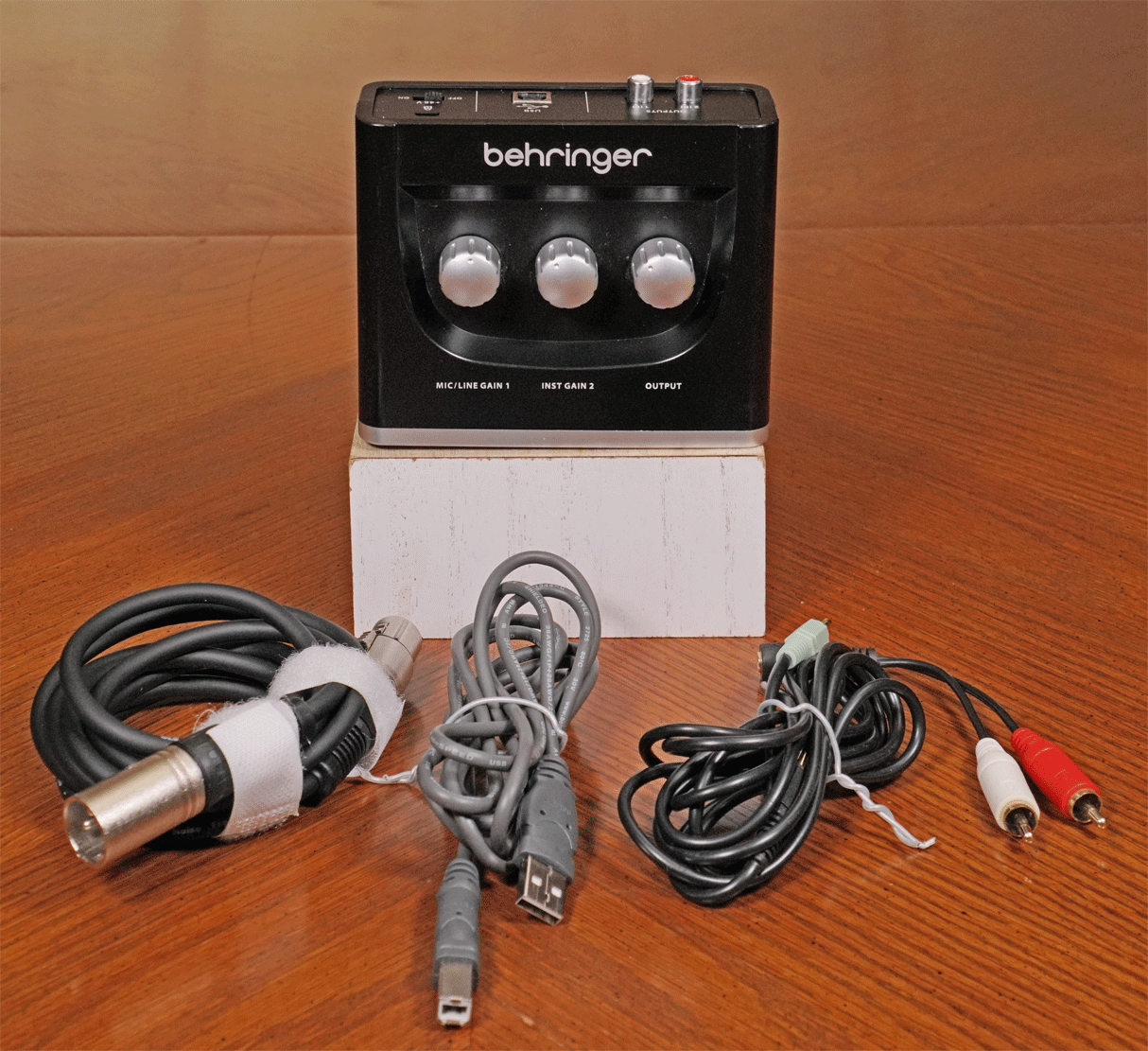 BEHRINGER U-Phoria UM2 USB Audio Interface + Cables Bundle Tested &amp; Working - $32.54