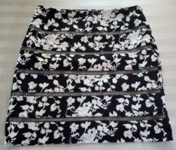 White House Black Market Black &amp; white Floral Skirt Misses Size 4 polyester - £12.54 GBP