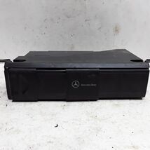 03 04 05 06 07 Mercedes-Benz C Class CD changer with magazine ID 2208274... - $110.55 CAD