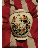 VINTAGE PORCELAIN 5.75&quot; GINGER JAR URN ASIAN HAND PAINTED DESIGN W/GOLD ... - $931.99 MXN