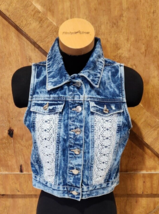 Amethyst Jeans Denim Vest Jacket Girls Juniors Medium Blue Acid Wash Lace - $18.99