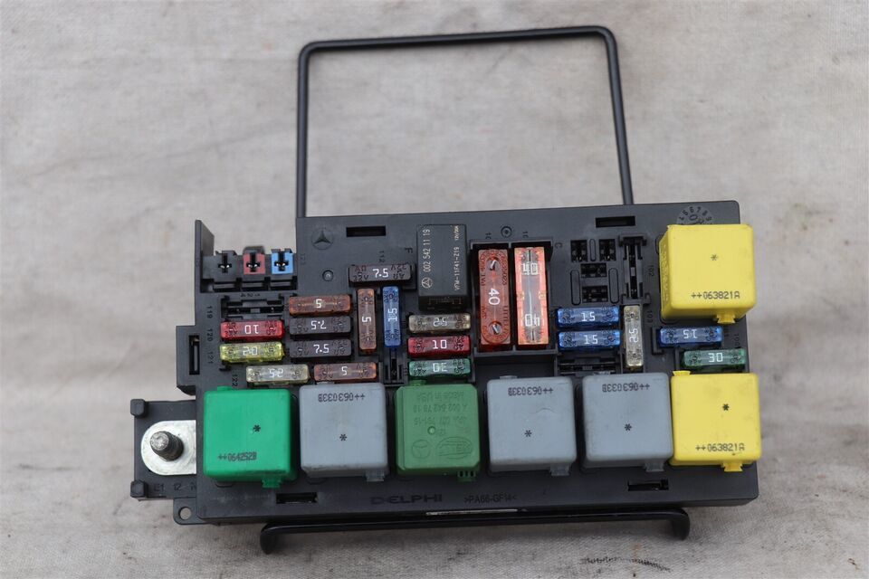 Mercedes Front Fusebox Fuse Relay Junction Box A1645400072 - Fuses ...