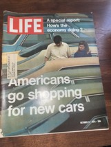 Vintage LIFE Magazine October 8, 1971 &quot;Americans go Shopping for New Cars&quot; - £3.98 GBP