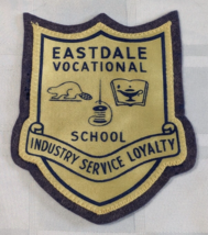 EASTDALE VOCATIONAL SCHOOL INDUSTRY SERVICE LOYALTY OSHAWA ONTARIO CANAD... - €14,80 EUR