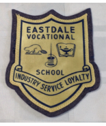 EASTDALE VOCATIONAL SCHOOL INDUSTRY SERVICE LOYALTY OSHAWA ONTARIO CANAD... - €14,80 EUR
