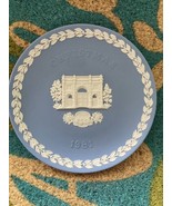 Wedgwood Jasperware Christmas Plate 1981 MARBLE ARCH Blue White 8.25&quot; - $24.40 CAD