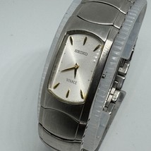 Seiko Quartz Watch 1N00-6K70 Women Silver Steel Barrel Analog ~For Parts... - $28.49