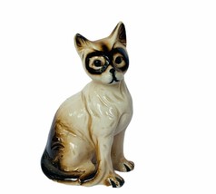 Cat Kitten figurine vtg kitty sculpture porcelain gift Siamese mask eyes japan - £15.79 GBP