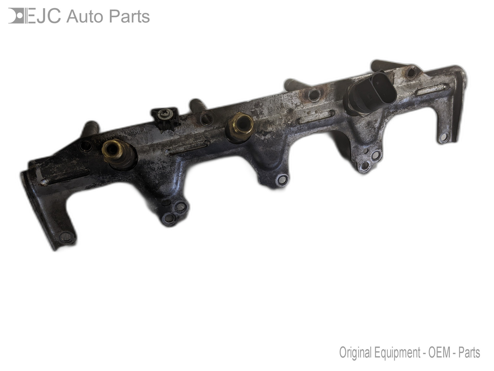 Fuel Injector Rail For 05-09 Audi A4 Quattro  2.0 06F133317L - $79.15