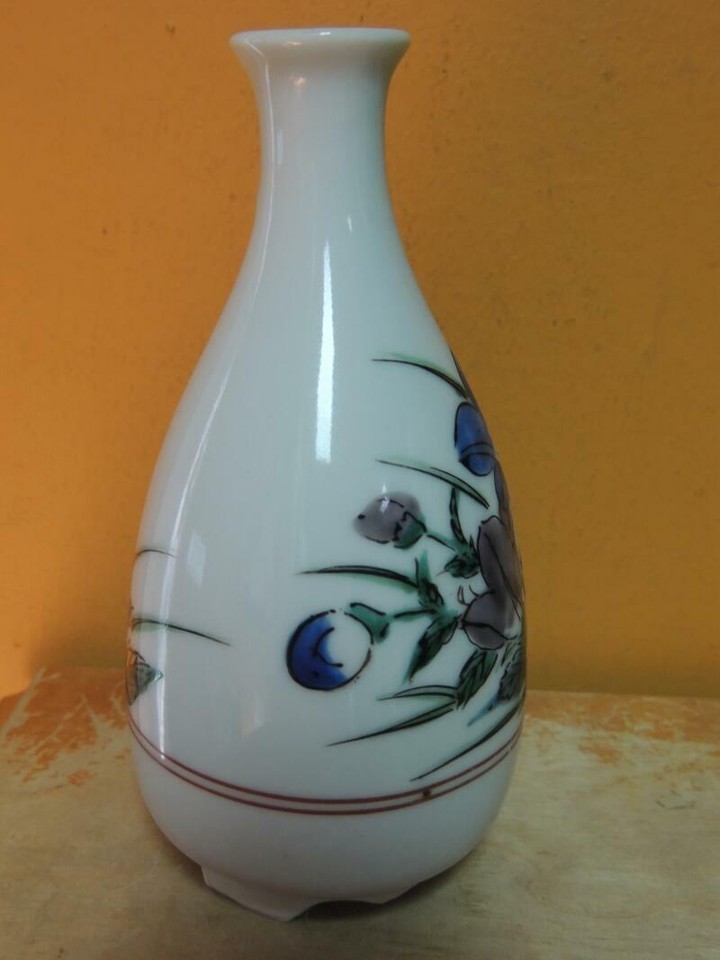 Bottle Vase 5.5" White Floral blue red green yellow poss Kutani Vintage /Antique Item image 4
