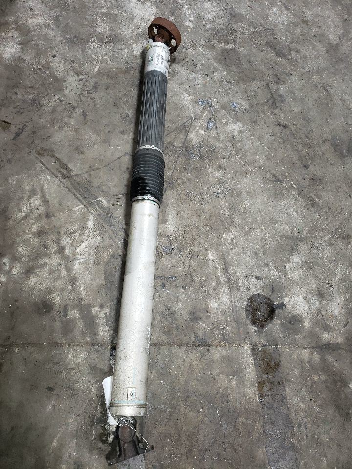 Rear Drive Shaft 2WD 3.7L Fits 05-10 GRAND CHEROKEE 1346256 Item image 2