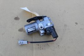 2004-2009 TOYOTA PRIUS BRAKE MASTER CYLINDER M0104 image 4