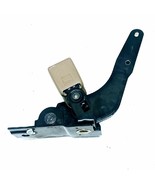 GM 15686680 1995-1997 S Series Tandem Seat Belt Receiver Inner Hinge Bei... - $35.97