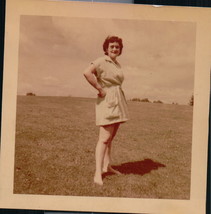 Vintage Women with Sexy Legs Detroit Michigan 1951 - €1,74 EUR