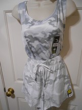 Women&#39;s Athletic Tank top &amp; Gym shorts Outfit size XL-XXL Gray Camo pockets  - £11.86 GBP