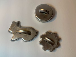 3 Christmas Sugar Cookie Cutters Metal Round Bunny Rabbit Flower - £3.30 GBP