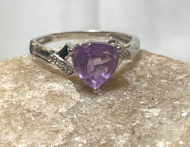 10K White Gold 1.69g Fine Jewelry Size 7 Purple Stone - £87.88 GBP