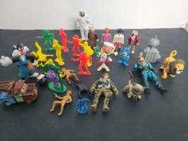 Vintage Toy Lot Playmobile Cowboys Indians Bayman Disney Figures - $8.95