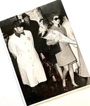 Vintage Press Photo, &quot;Jackie Onassis Returns to US Since Wedding&quot;, 1968 - £22.83 GBP