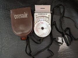 Vintage Corsair HS-1 Exposure Meter Photographie Ej Korvette Cuir Étui - $554.53 MXN