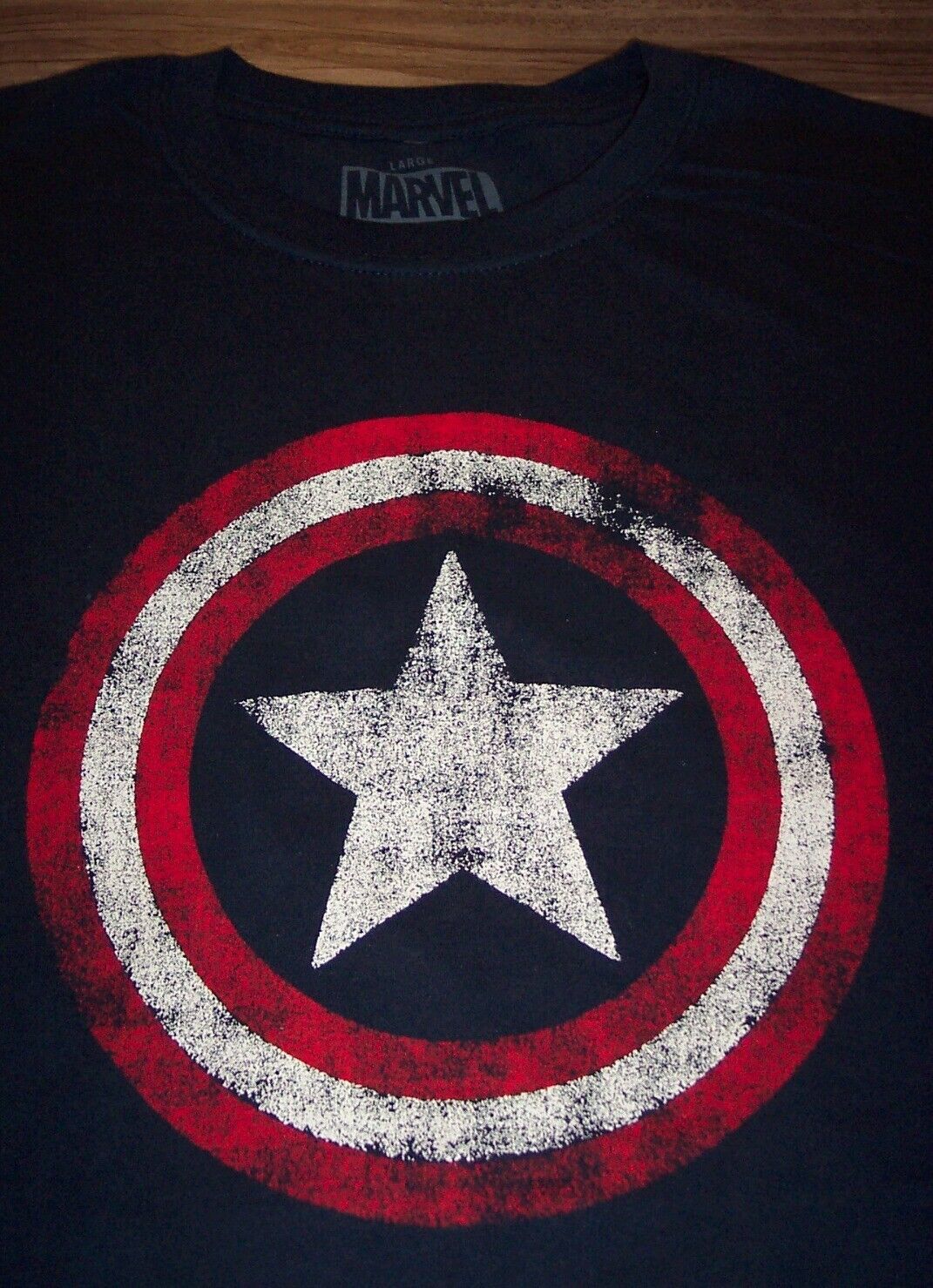 Primary image for Vintage Style Marvel Comics CAPTAIN AMERICA SHIELD T-Shirt LARGE NEW Avengers