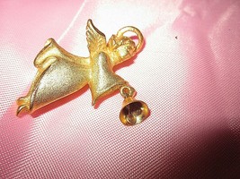 Vintage  Christmas ANGEL pin, brushed gold  with hanging bell. - £9.39 GBP