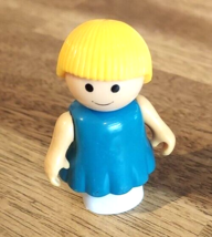 Fisher Price Little People Vintage Arms Series Short Yellow Hair Girl Blue Dress - $4.95