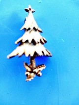 Vintage small gold  color 1&quot; Christmas TREE   pin - $10.00