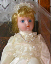 16&quot; 1980&#39;s Heritage Mint Porcelain Bridal Doll, Cream Satin Gown w/Lace Trim - £11.97 GBP