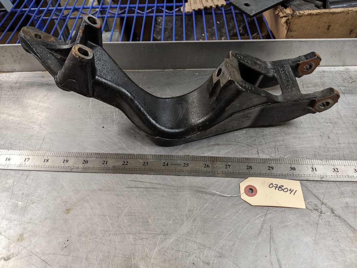 Torque Mount Bracket For 08-09 Chevrolet Malibu  3.5 12577766 - $39.55