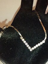 Vintage necklace - Pretty V shaped with sparkling rhinestones - £6.79 GBP