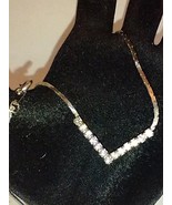 Vintage necklace - Pretty V shaped with sparkling rhinestones - £6.73 GBP
