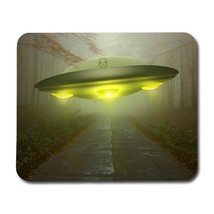 UFO and Alien Mouse Pad - £14.78 GBP